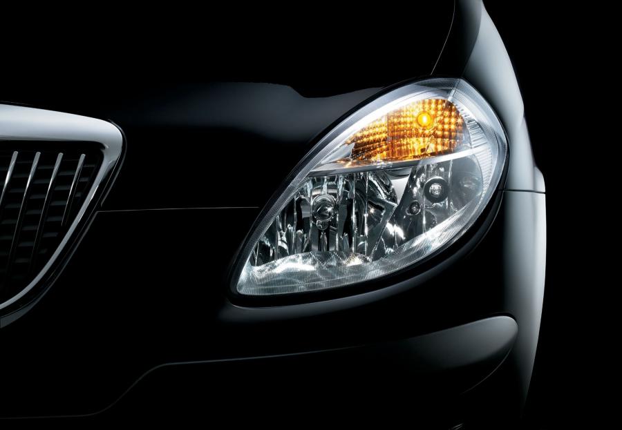  Lancia Ypsilon 2003 года  (фото 45 из 114)